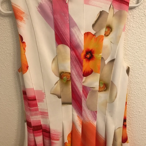 CALVIN KLEIN FLORAL SLEEVELESS DRESS - Picture 3 of 4